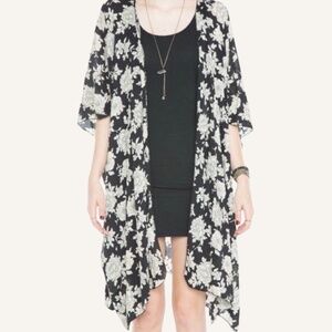 BRANDY MELVILLE Floral Easy Care Poly Boho Kimono Coverup One Size Fits All